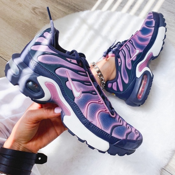 Nike Shoes - Nike air max plus sneakers